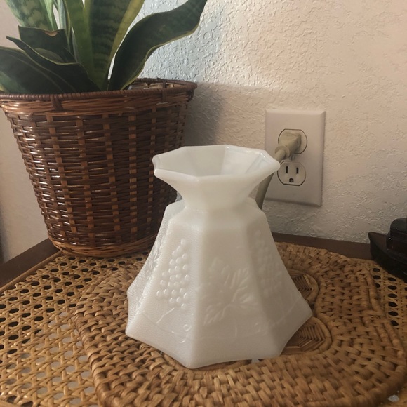 1970s Anchor Hocking Harvest Grape White Milk Glass Compote Vintage - Picture 7 of 9